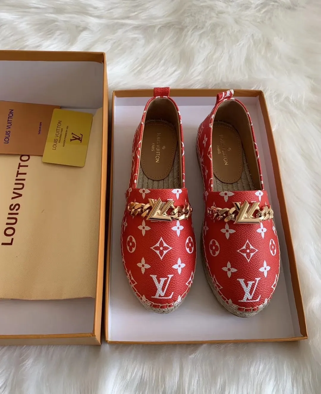 👟👟Ex-factory price 380👟👟 Lvui...Vuitt* on/】...Top purchasing agent, the highest version. Counter 19ss autumn and winter new straw woven women's, men's, mixed material gold thread letter fisherman shoes series, popular single shoes, beautiful on the feet. Purchase the authentic original build 6⃣Female model: sizes 34-41.